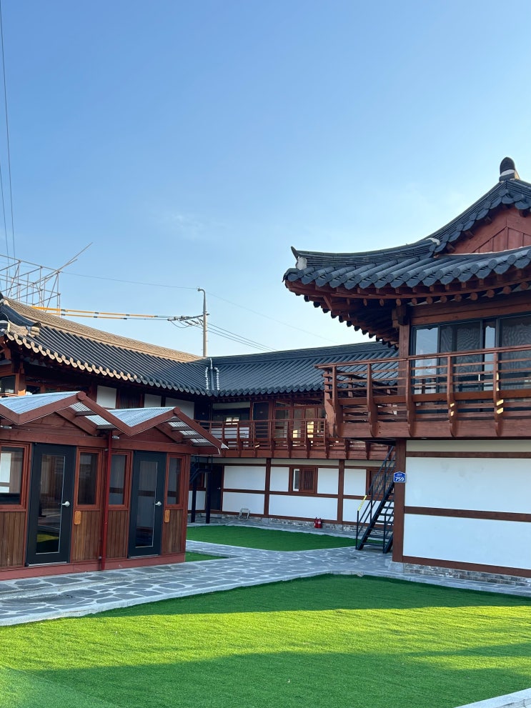  물놀이 바베큐 모두 즐길 수 있는 ‘경주 헤윰한옥풀빌라펜션’
