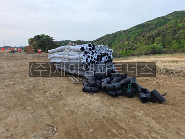  맹암거 공사용 HDPE 유공관, 어디서 살까? 부산 기장군 현장 납품, 가격과 자재 상담의 정석.