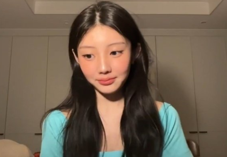  아일릿 원희, 볼살 실종 사태? 갸름해진 얼굴선 뭐야!!️