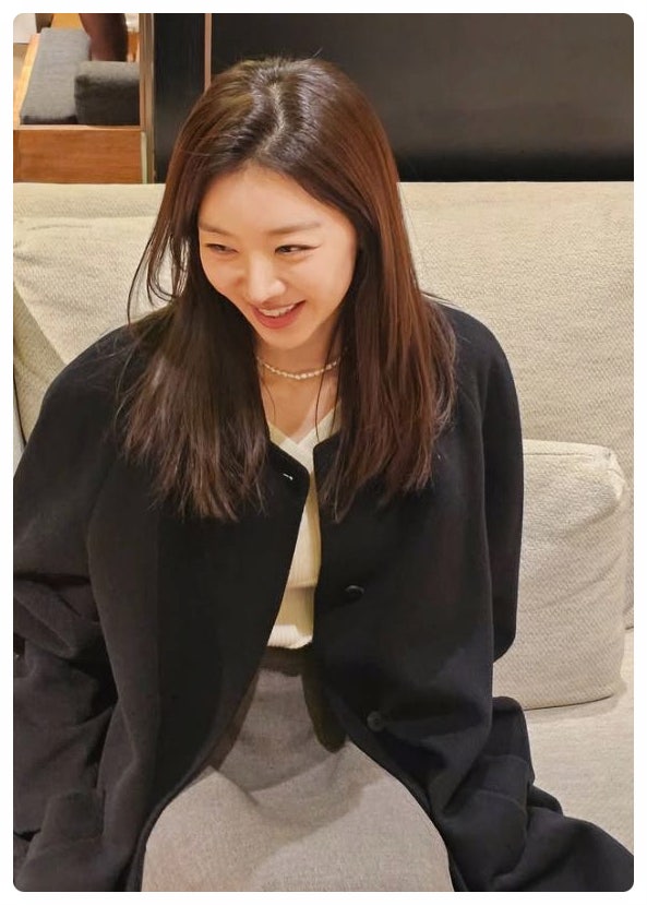 배우 장희진 전세사기 고백 이후 근황 따뜻한 일상 사진 연극 복귀까지 총정리