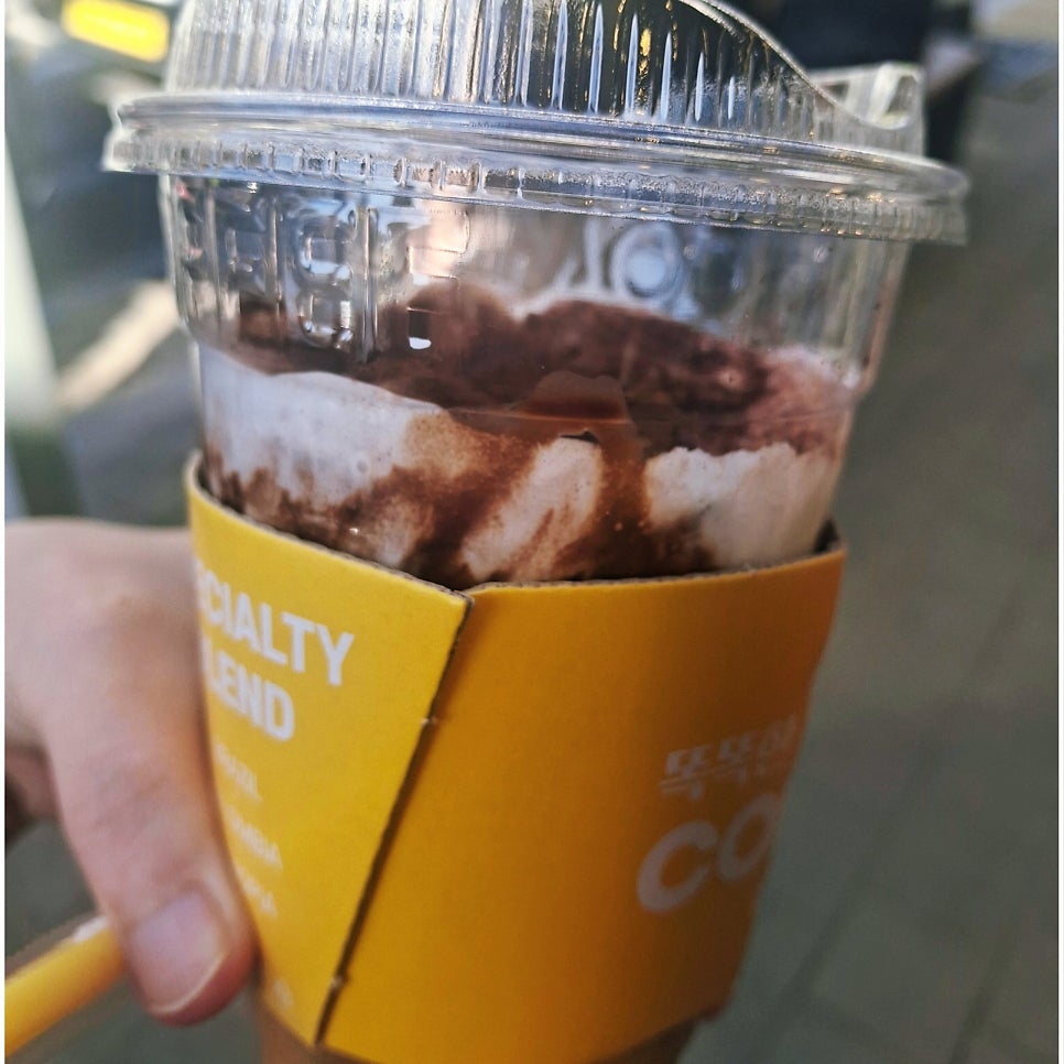 컴포즈커피 이천관고시장점 사진 5