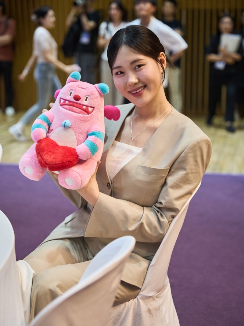 개그우먼 엄지윤 프로필 나이 결혼 가족 고향 학력 개콘 숏박스 김원훈 데뷔 소속사