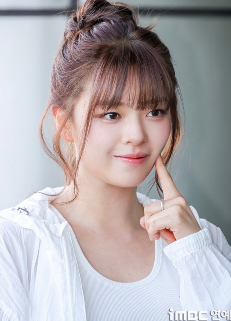  “지금이 리즈” 트와이스 정연, 여름 바람막이룩 & 레전드 헤메코