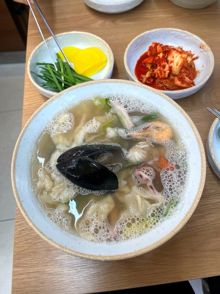  신당 새로 생긴 고향엄마손생바지락칼국수 내돈내산 솔직리뷰