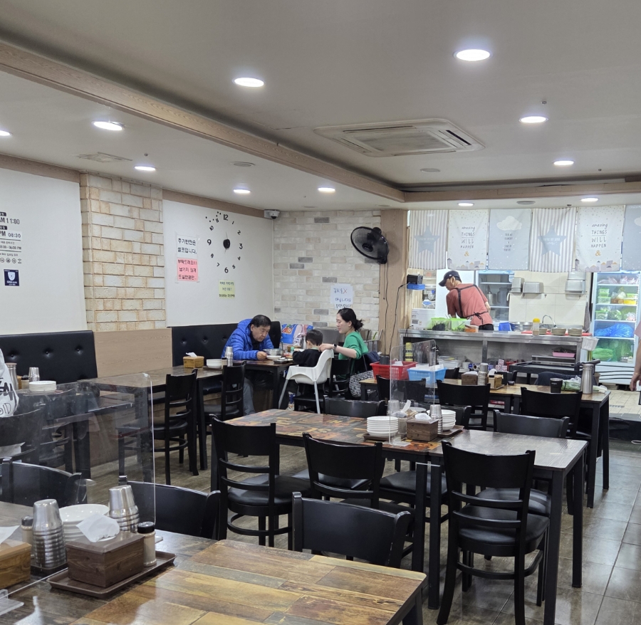 국이네칼국수와돈까스 사진 2
