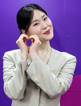 엄지윤 나이 학력 프로필, 숏박스 스타에서 배우까지 사로잡은 비결
