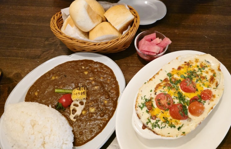  [장유]유채꽃과 겹벚꽃으로 봄향기 물씬나는 장유 브런치 맛집 '카페모하'