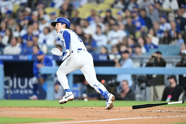 [MLB] 김혜성 3경기 연속 멀티히트 폭발! 이정후 2루타 2방, 사사키 첫 승 — 4/26 전 경기 결과 ....