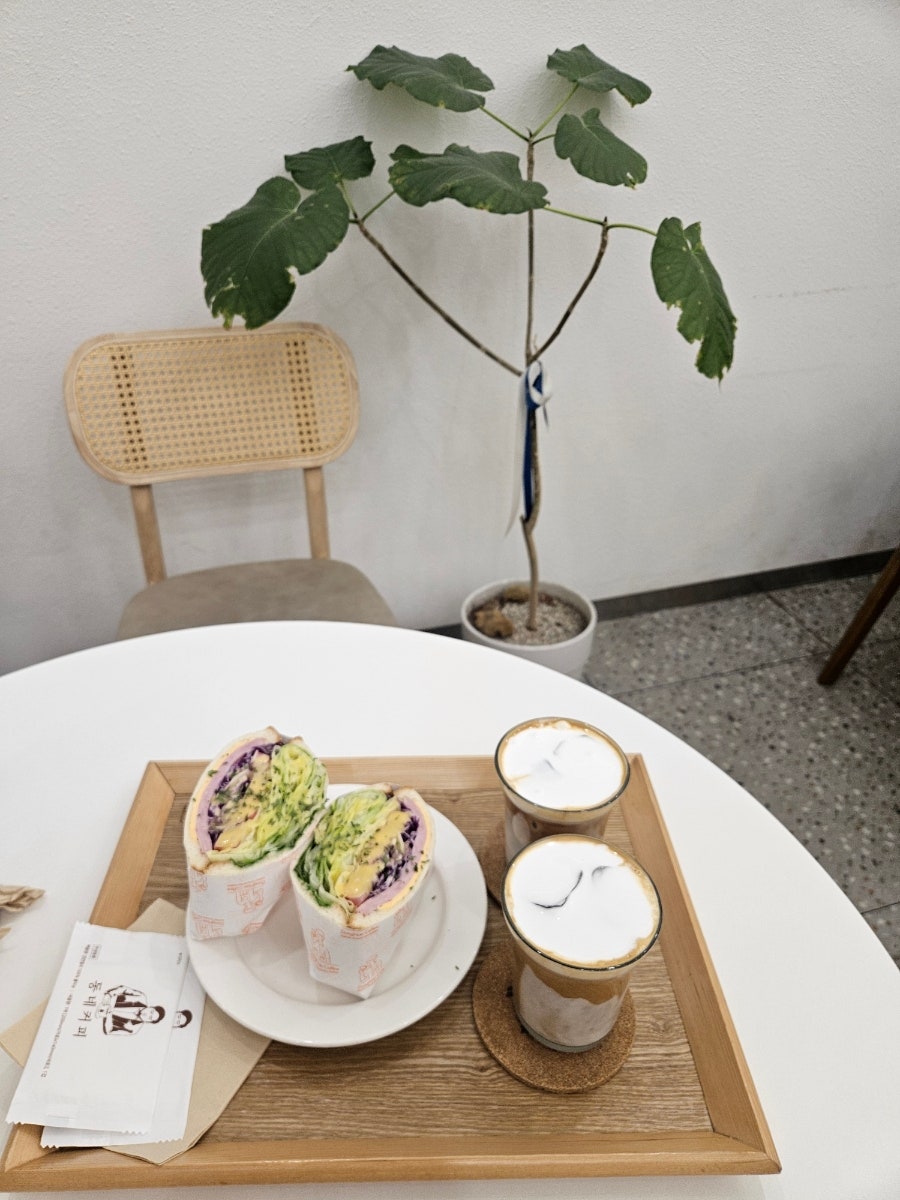 동네커피 대구 신월성점 사진 6