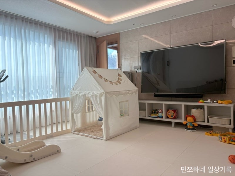아기 텐트 하나로 완성되는 거실 인테리어! 일루와 아기 향균텐트로 꾸민 감성 넘치는 아이....