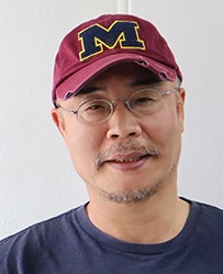 이명세 감독의 '란 12.3', 개봉 첫 주 다큐 흥행 신기록 세웠다