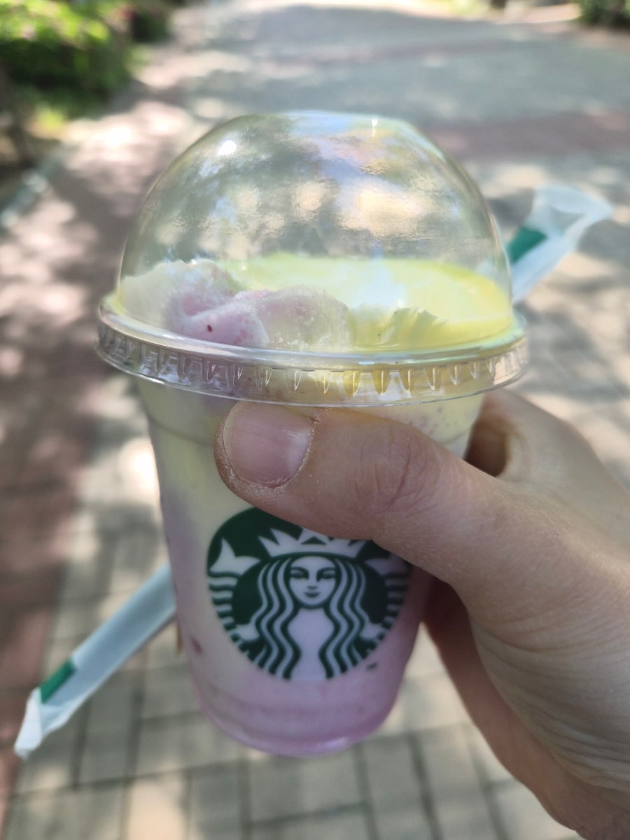 스타벅스 아산용화점 사진 5
