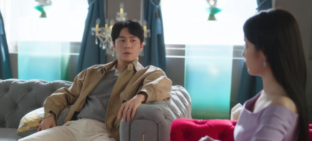 이재원, 아이유 위기 때마다 달려오는 반전 정체