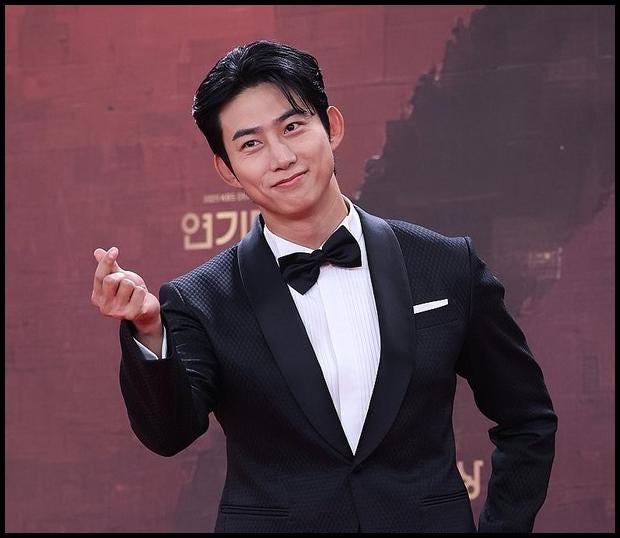 "신부 얼굴까지 퍼졌다" 옥택연 비공개 결혼식 사진 유출, 김혜윤 의리도 +옥택연
