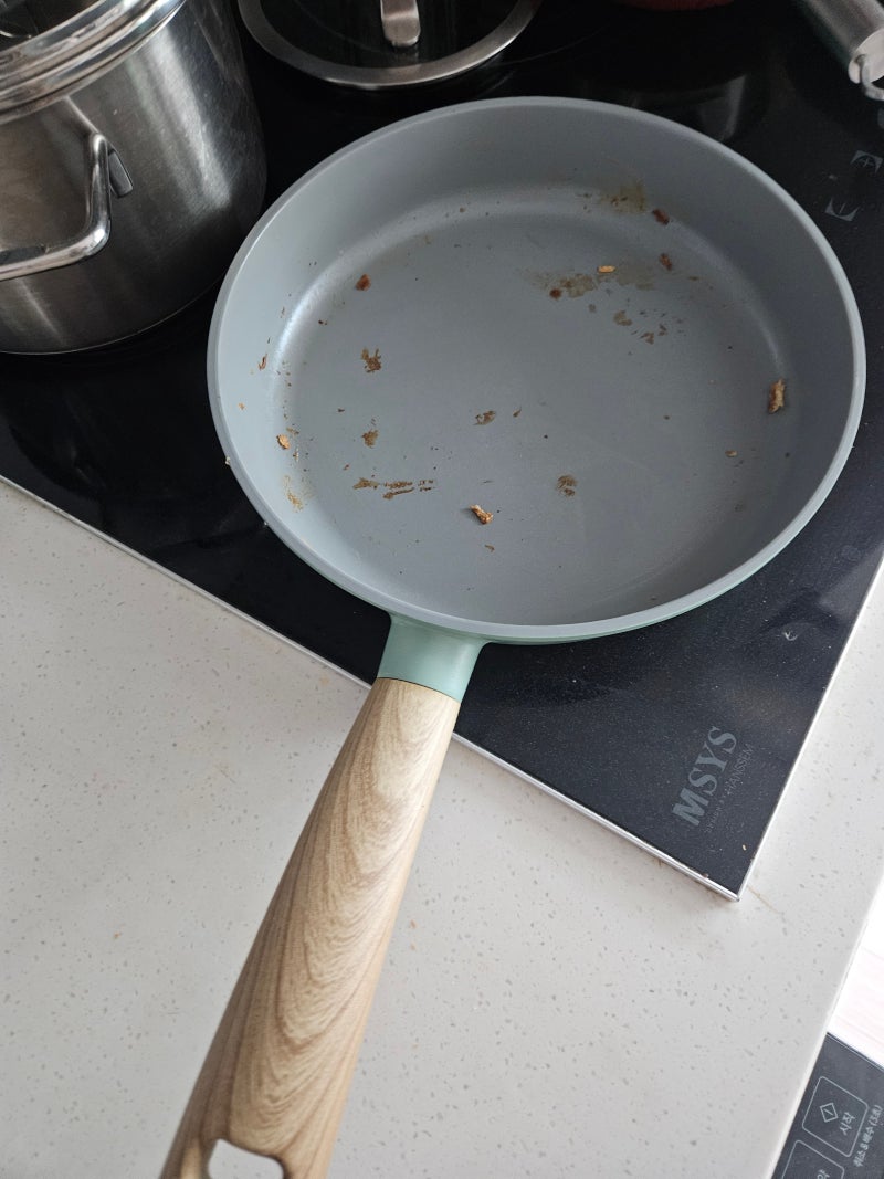 프라이팬 구매를 위한 비교 분석 (테팔,네오플램)