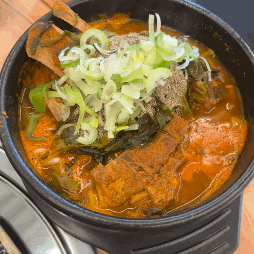  광주 첨단돌솥감자탕 | 감자탕에 파뿌리도 먹는 소촌동 맛집