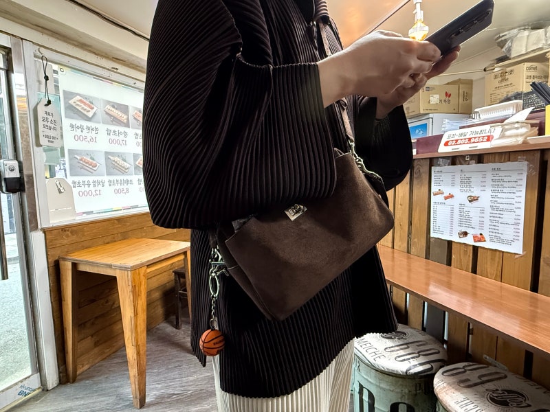 [Shinsegae Gangnam] Balenciaga | Men's Rodeo Camera Bag - Light Espresso (aespa Winter's Bag)