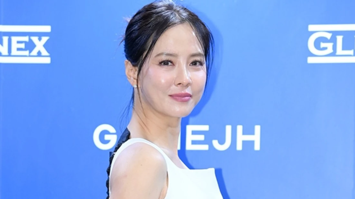 송지효 주연 영화 만남의 집, 5년 만의 스크린 복귀에서 더 또렷이 읽힌 건 화려한 변신보다 ....