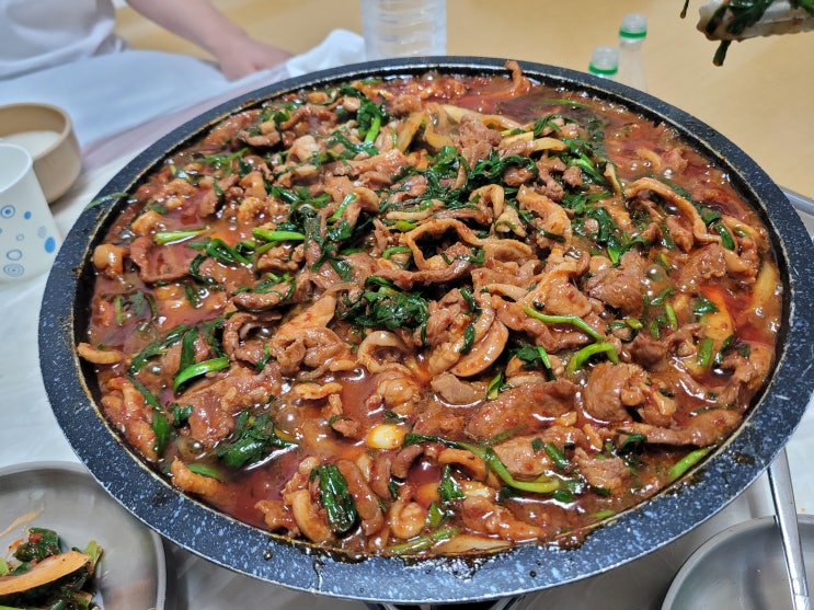  범어사 오리고기 맛집 감나무집, 부추폭탄 비주얼의 현지인 단골집 후기