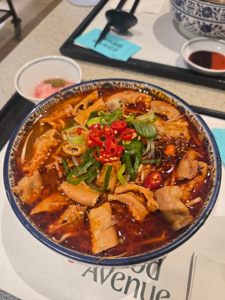  [명동 롯데백화점 본점 맛집] 줄 서서 먹는 푸드코트 1티어 '땀땀', 소곱창 쌀국수 인생 맛집 찾았어요