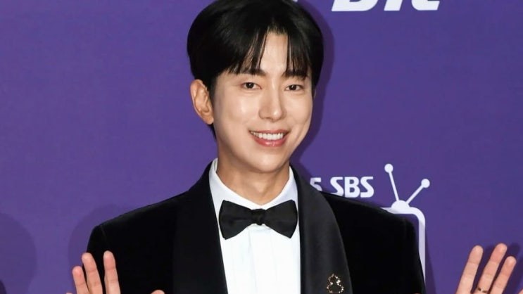  “소개팅에서 갑자기 옷을 벗었다고?”… 윤현민 방송 중 상의 탈의, 반전 결과 나온 진짜 이유