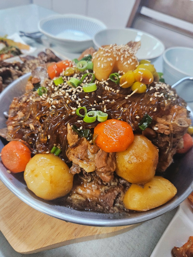 간장양념 돼지등뼈찜 맛있게 만드는법 간장돼지등뼈찜요리 안주요리