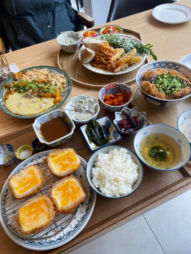  가성비 좋은 익산 원광대 맛집 신동 여운레스토랑 엄마랑 함께한 익산데이트 익산돈카츠 투움바떡볶이 슬로우볼로네제
