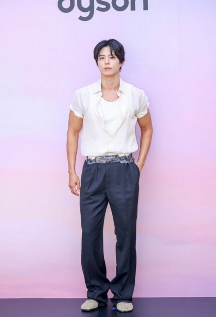  박보검 테이프 바지 뭐길래? 다이슨 행사룩에서 시선 싹 쏠린 메종 마르지엘라 패션