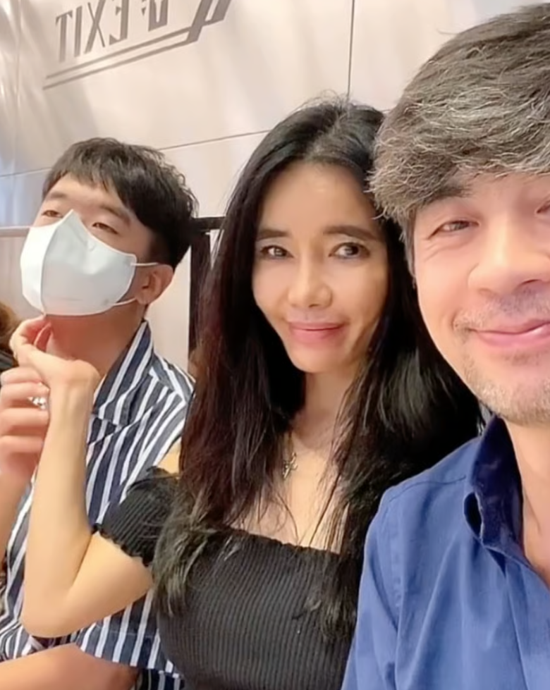 "전 세계가 주목하는 작가 됐다" 권오중, 희귀병 아들 학폭 아픔 딛고 세계적 작가로! 눈물의 ....