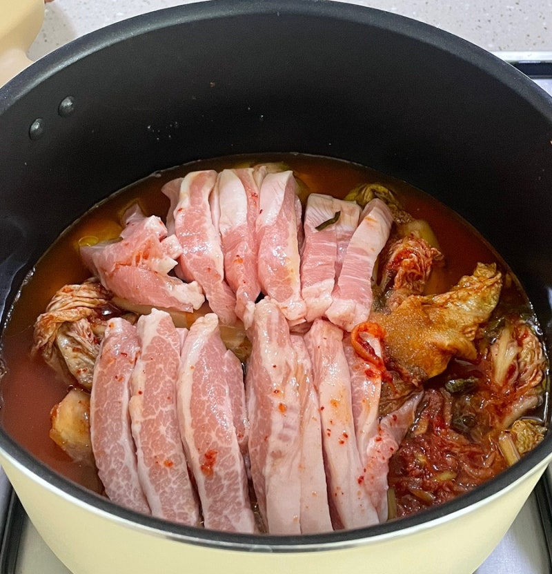 밥도둑 요리 강민경 들기름 항정살 김치찜 레시피