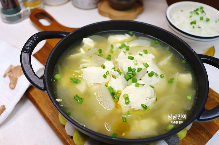 맑은순두부찌개 레시피 | 이렇게 끓이면 순두부가 몽글하고 국물이 맑아요