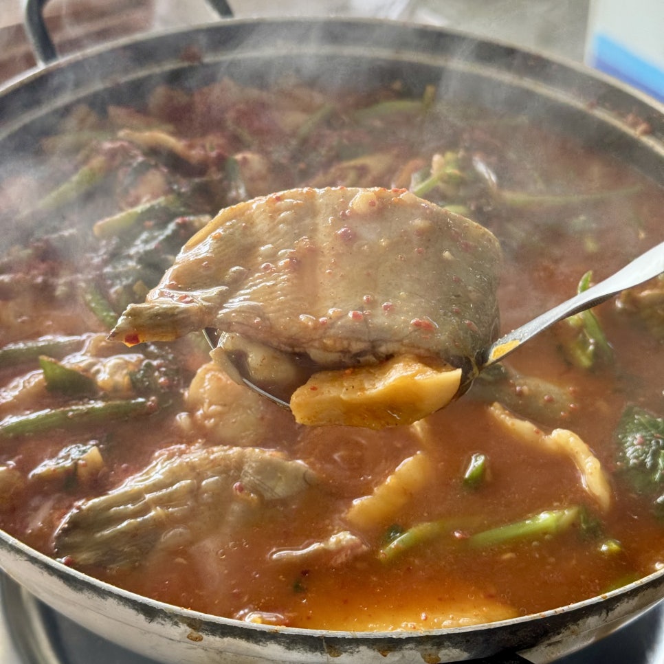 강변식당 사진 1