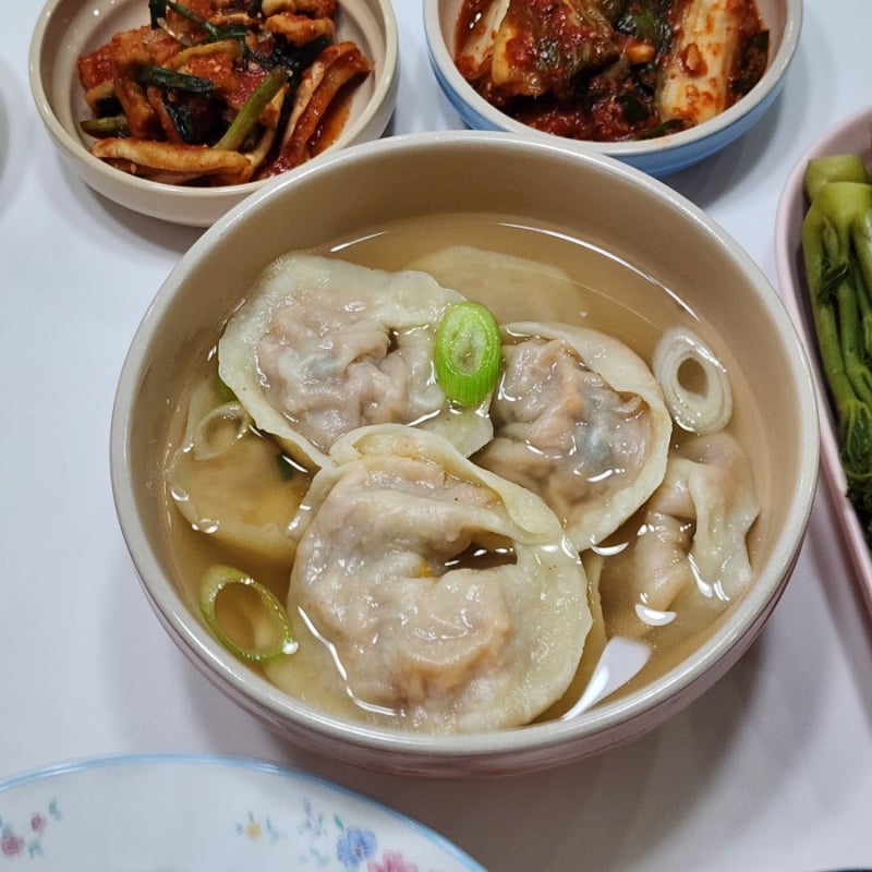 육수없이 만두국 끓이는법 만두국 황금 레시피 만둣국