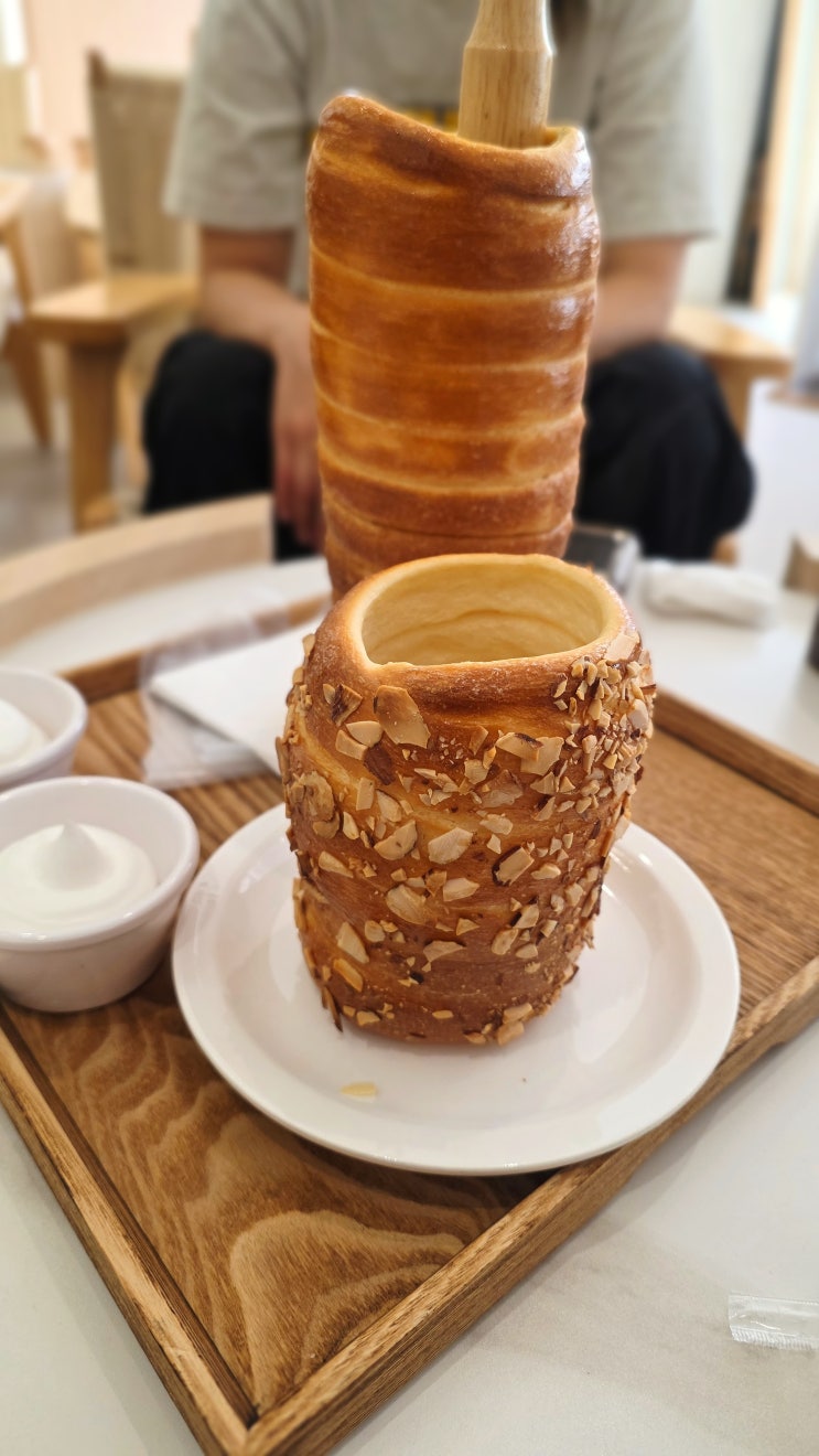  [평택]굴뚝빵이 맛있는 카페 뜨르산드