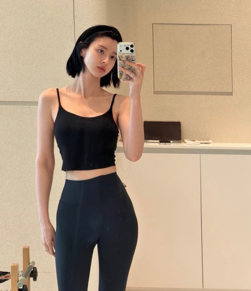 권나라, 172cm 비율에 소멸급 얼굴까지…이게 사람이야? 왕골반 미녀 근황