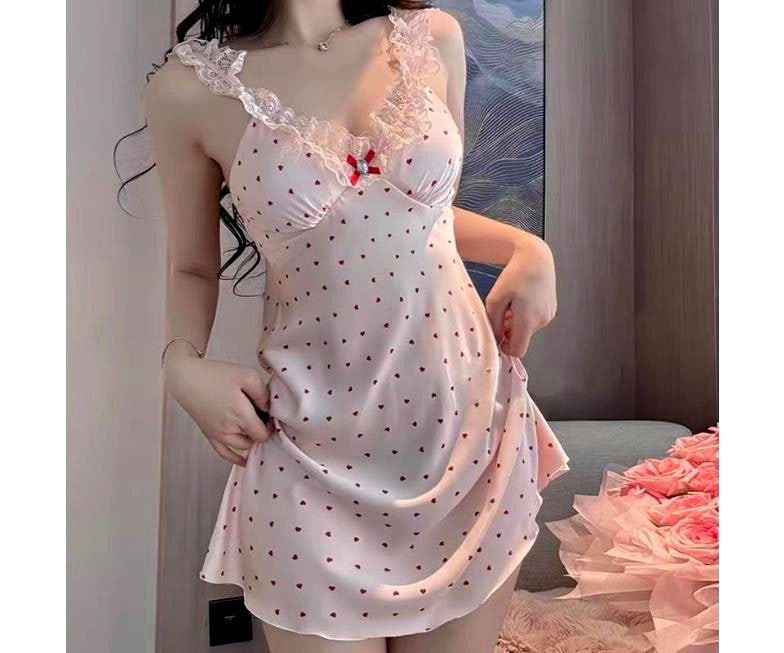 하트 프린팅 캡내장 실크 슬립 원피스 잠옷, 여름철 필수 아이템 추천!