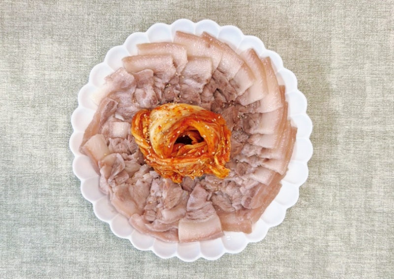 삼겹살보다 맛있는 돼지 특수부위 덜미살 꼬들살 수육 잡내없이 부드럽게 삶는 2가지 팁