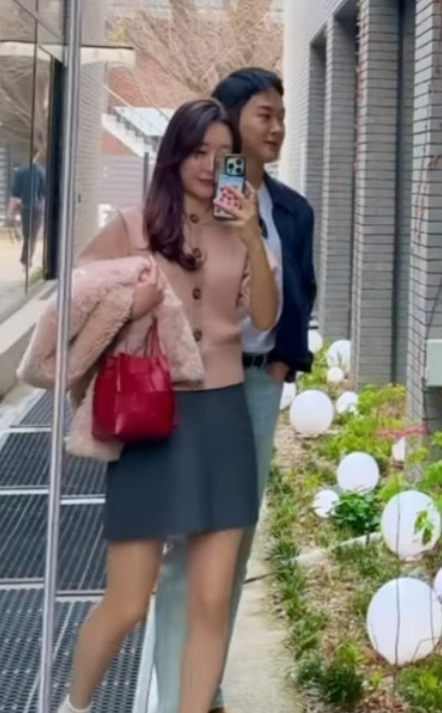  나는솔로 기수 초월 88년생 동갑내기 커플의 결실! 27기 상철, 23기 영숙에게 로맨틱 프러포즈