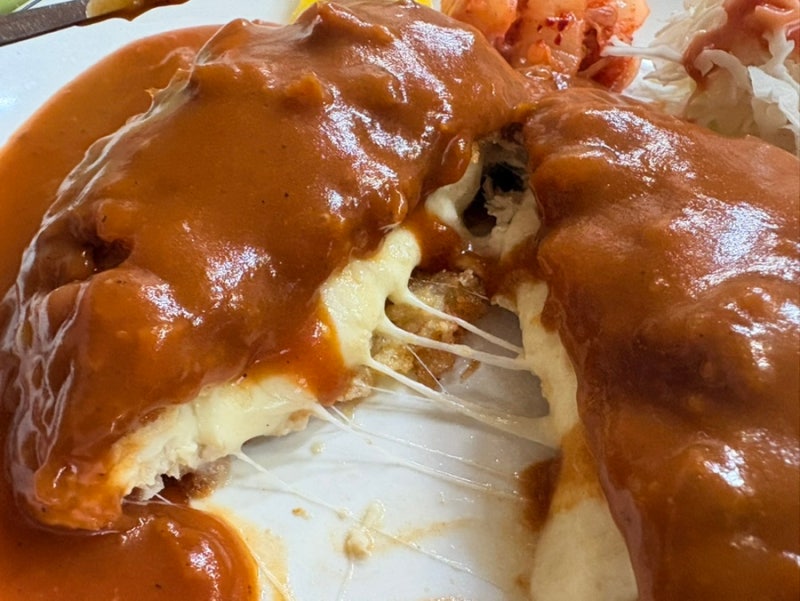 재방문한 경주 찐로컬 맛집, 사장님께 “질러야” 먹는 돈까스집 다녀옴