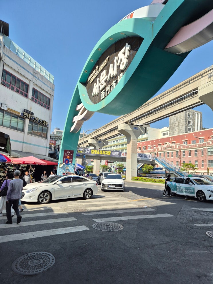  한일커플 데이트AV 배우 남친과 서문시장 데이트하다가 화날뻔 삼비갈비찜 비추! 맨즈코코부터 경희갈비찜으로 마무리!