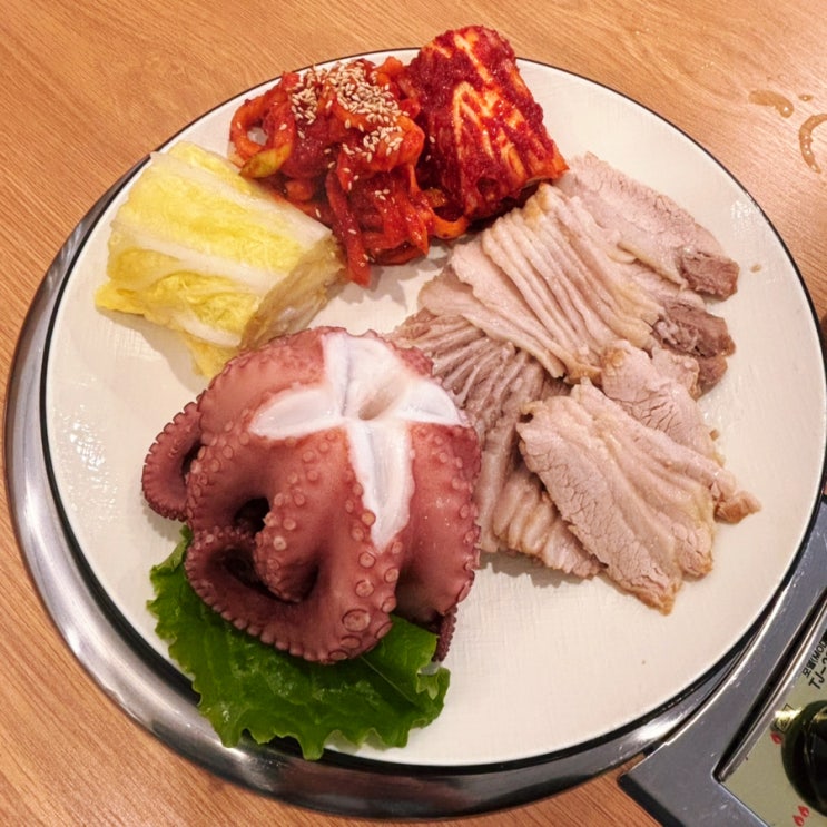  왕십리역맛집 오늘보쌈칼국수 통문어보쌈 칼국수 맛집 후기