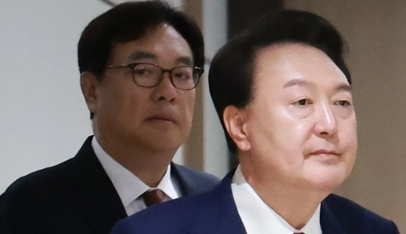 [란123] "옥중 출마나 다름없다"... 내란범의 비서실장, 정진석의 보궐선거 출마 선언
