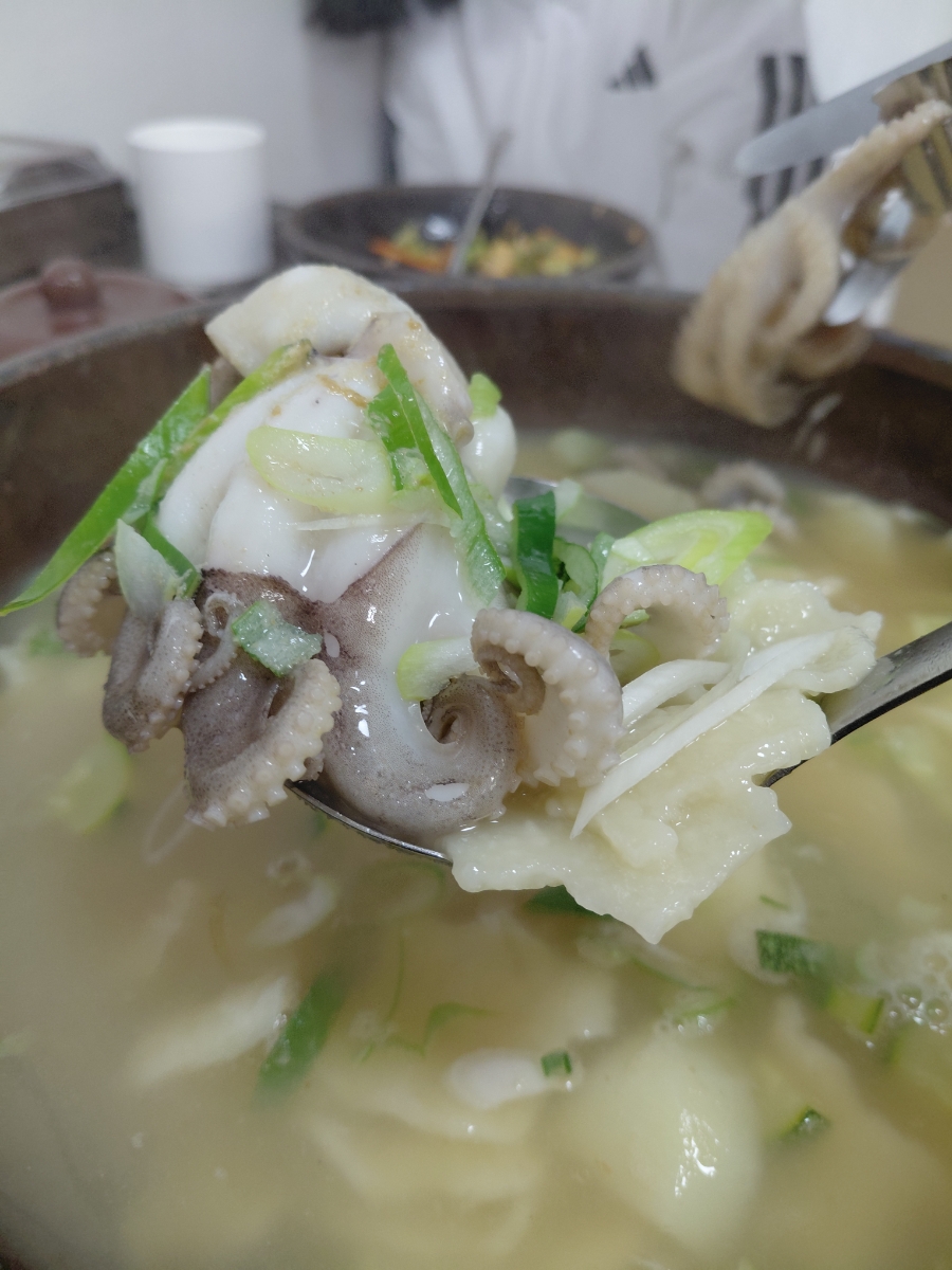 유명한수제비와향촌칡냉면 사진 1