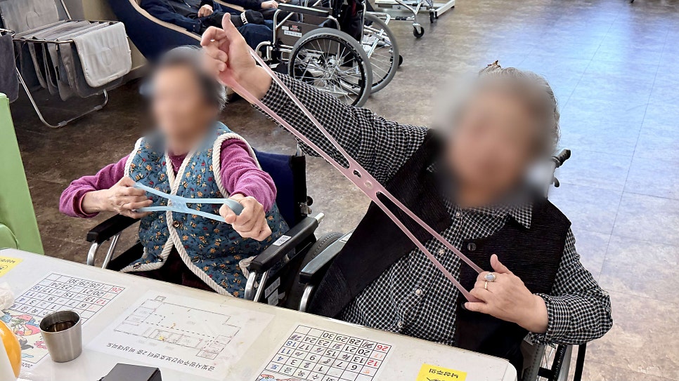보령시데이케어센터 금빛사랑주야간보호센터 봉숭아물들이기 이미용서비스