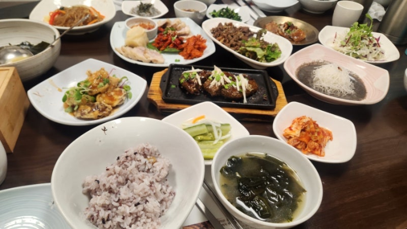 청계천 옆 건강한 한 끼, '산채향' 방문 후기