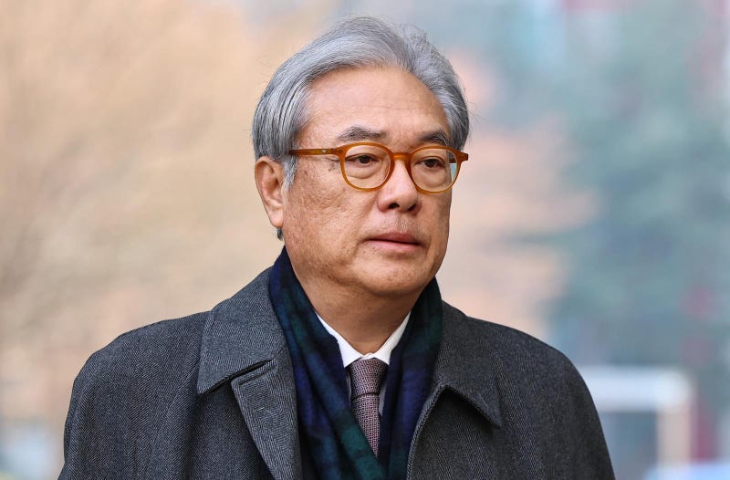 '불비불명' 끝낸 정진석의 출마 선언... 윤 대통령과의 관계 설정은?