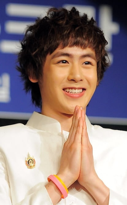 옥택연 결혼식 달려간 닉쿤 근황과 2PM 멤버들의 끈끈한 우정