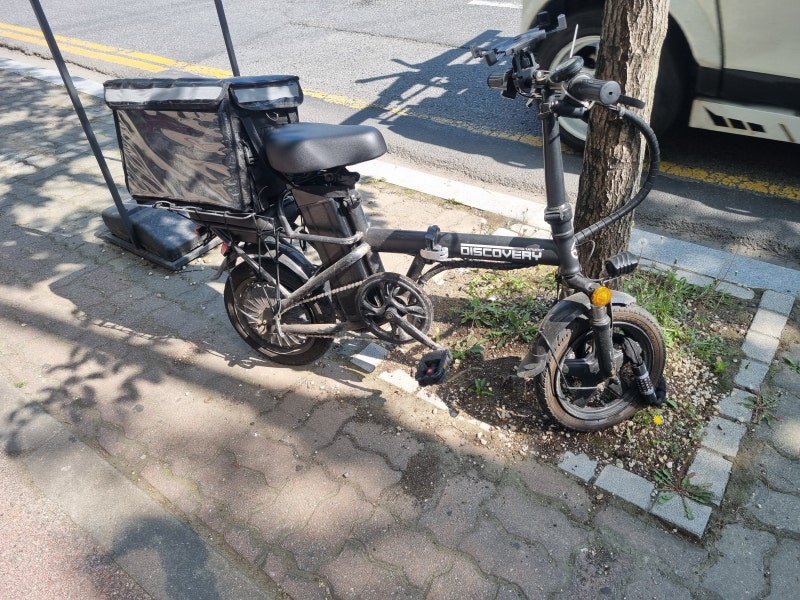 천안자전거 출장수리 전기자전거 펑크 시 무리하게 끌고 이동하지 마세요