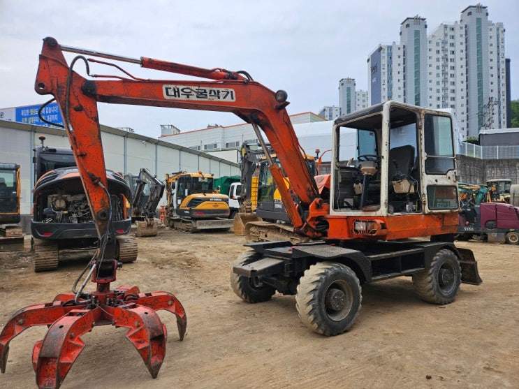  대우 두산 SL50W-3 1998년식 그라플 중고굴삭기 03 타이어식