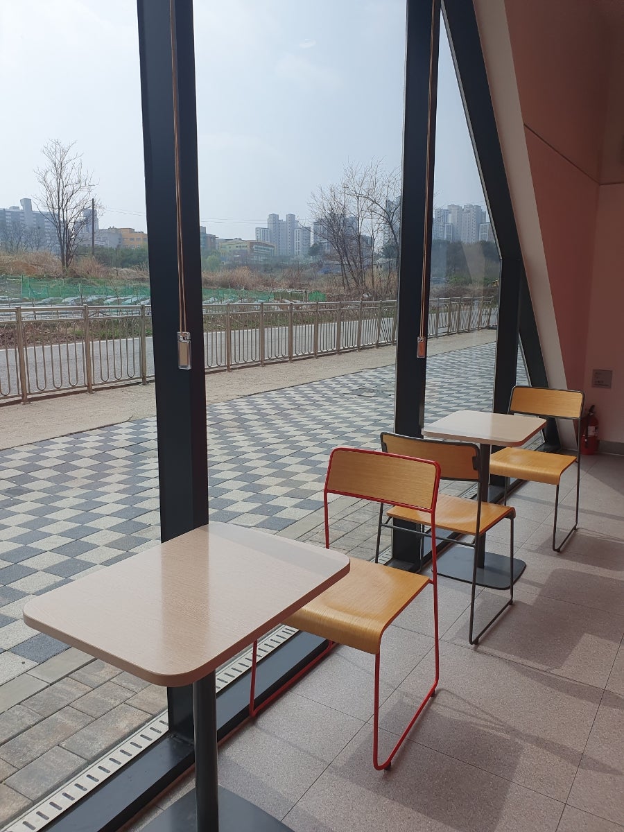 롯데리아 아산남성점 사진 2
